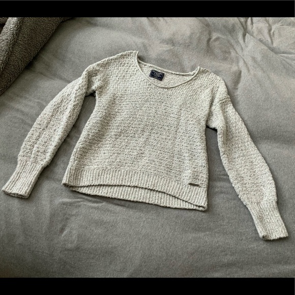Abercrombie Off the shoulder sweater - Picture 2 of 5